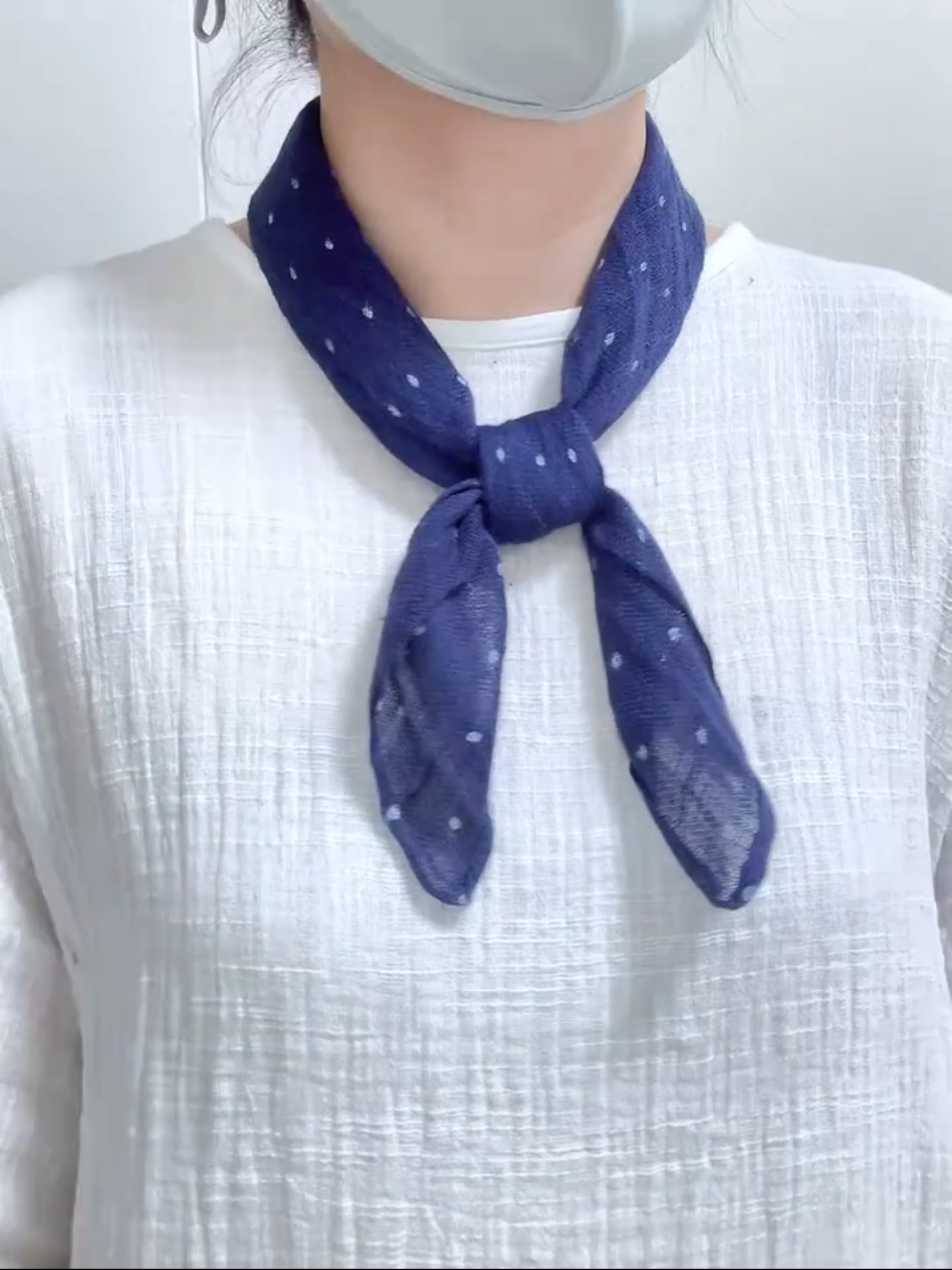 Gợi ý cách thắt khăn quàng cổ đơn giản mà xinh #khăn #khanlua #mẹo #meohay #thoitrangnu 