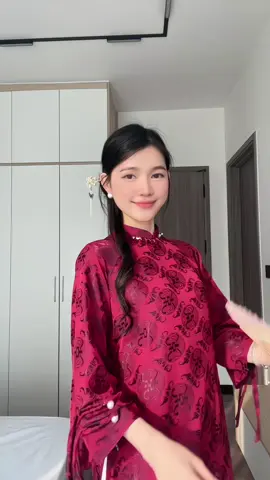 Phần 32: Thử thách mặc 200 chiếc áo dài tới Tết 2026 🧧. Màu đỏ này sang quá chài. #xuhuong #aodaitet #aodai #aodaivietnam #xuhuongtiktok 