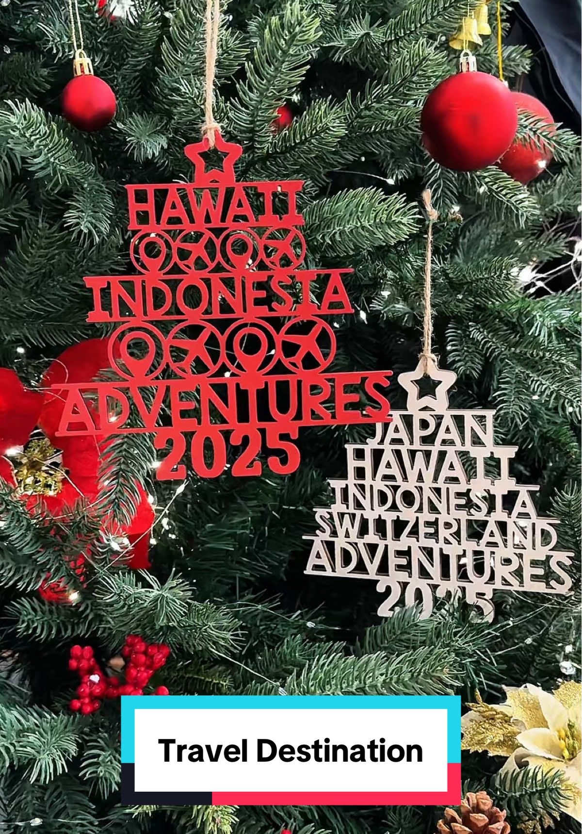 Capture travel memories with this personalised keepsake for the holiday cheer 🌍🎄 #macorner #woodenornament #TravelMemories #christmascheer #personalisedgifts