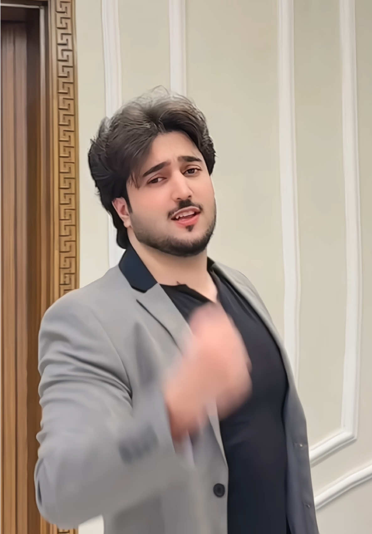 2 gallan dhola Nal kr awain❤️🫣 #foryouu #foryoupage #viralvideo #umairhoorain 