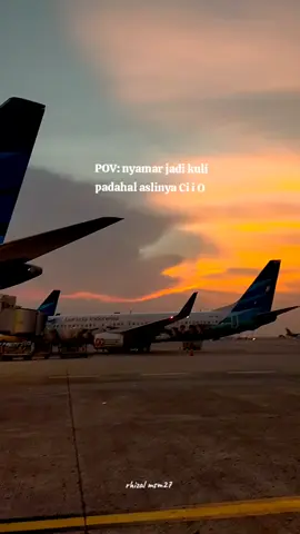 namanya juga ci i o suka nyamar jadi apa aja 😂 #reels #fyp #xybca #pesawat #kulibandara #soekarnohatta #groundhandling #ceo #dracin #kulibandara✈ #ide #masukberanda 
