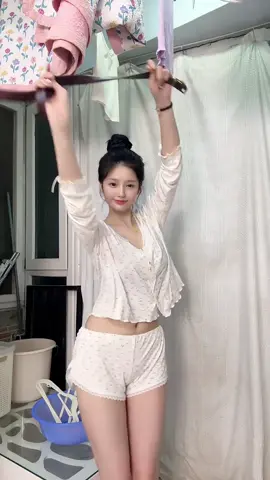 Em không thích ng kiệm lời 😌