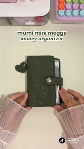 I finally got my Mumi Mini Meggy Money Organizer in Moss Green 💚 can’t wait to label each sleeve and start my cash stuffing with this ☺️ #cashstuffing #budgeting #moneyorganizer #budgetbinder #cashstuffingphilippines @Mumi Bag Shop 