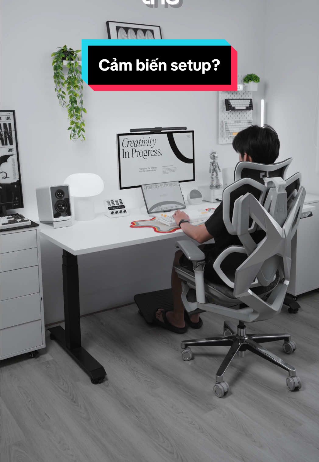 Thêm cảm biến hiện diện để tự động bật tắt đèn thông minh cho góc làm việc #desksetup #deskaccessories #LearnOnTikTok #nghiensetup 