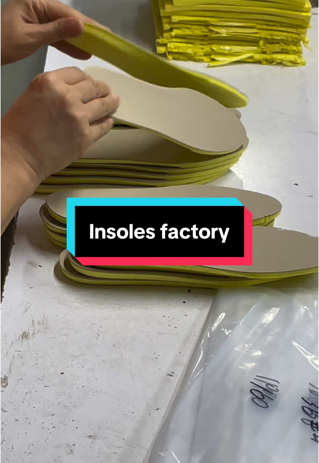 Professional insole manufacturer, supporting OEM and ODM. Welcome to consult.#insoles #insoleshoes #OEM #ODM #sportsinsoles #breathableshoes #leatherinsoles #nationalmanufacory #shoepads #heelpiec #amusoli #acupressure 