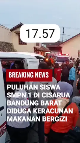 DAN LAGI..... Puluhan siswa SMP Negeri 1  Cisarua KBB, mengalami gejala keracunan massal setelah menyantap menu MBG, pada Selasa (14/10/2025). Berdasarkan informasi yang dihimpun, gejala mual, pusing, dan muntah mulai dirasakan sekitar pukul 11.00 WIB, beberapa jam setelah menu MBG disantap pada jam istirahat pertama pukul 09.30 WIB seperti dikutip dari laman Sekitarkita.id. Berdasar pantauan di grup perpesanan Baraya Bandung Barat , hingga saat ini sejumlah siswa dirujuk ke RSUD Lembang dan diperkirakan korban terus bertambah #net2netnews  #infobdgbaratcimahi  #keracunanmbg  #smpn1bandungbarat  #makananbergizigratis 
