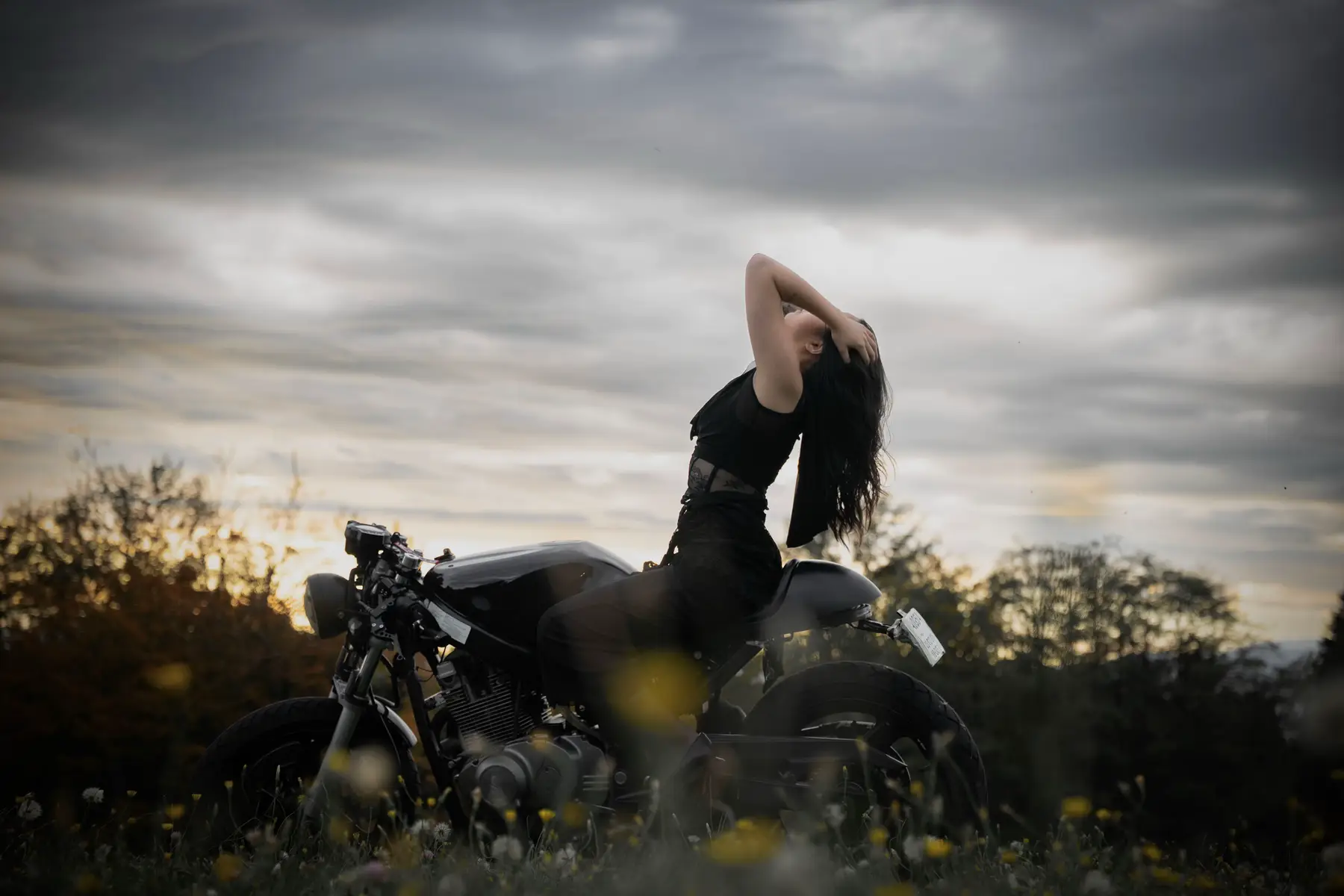 Gf + bike = true love #biketok #booktok #motorcycle #suzuki 