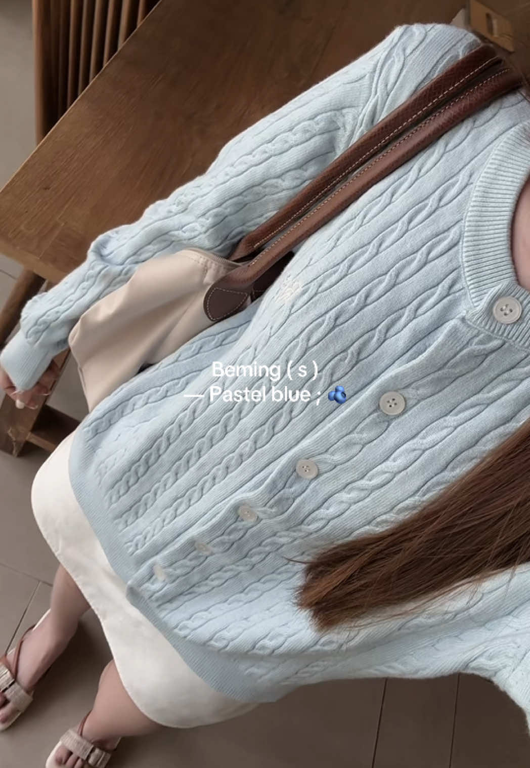 ( 🥣 ) ใครไม่รู้จะกดสีไหน แนะนำฟ้าพาสเทลเต้าอั้น!  #คลาสแฟชั่น #คาดิแกนไหมพรม #เสื้อไหมพรม #เสื้อบีมิ่ง #คาดิแกน 