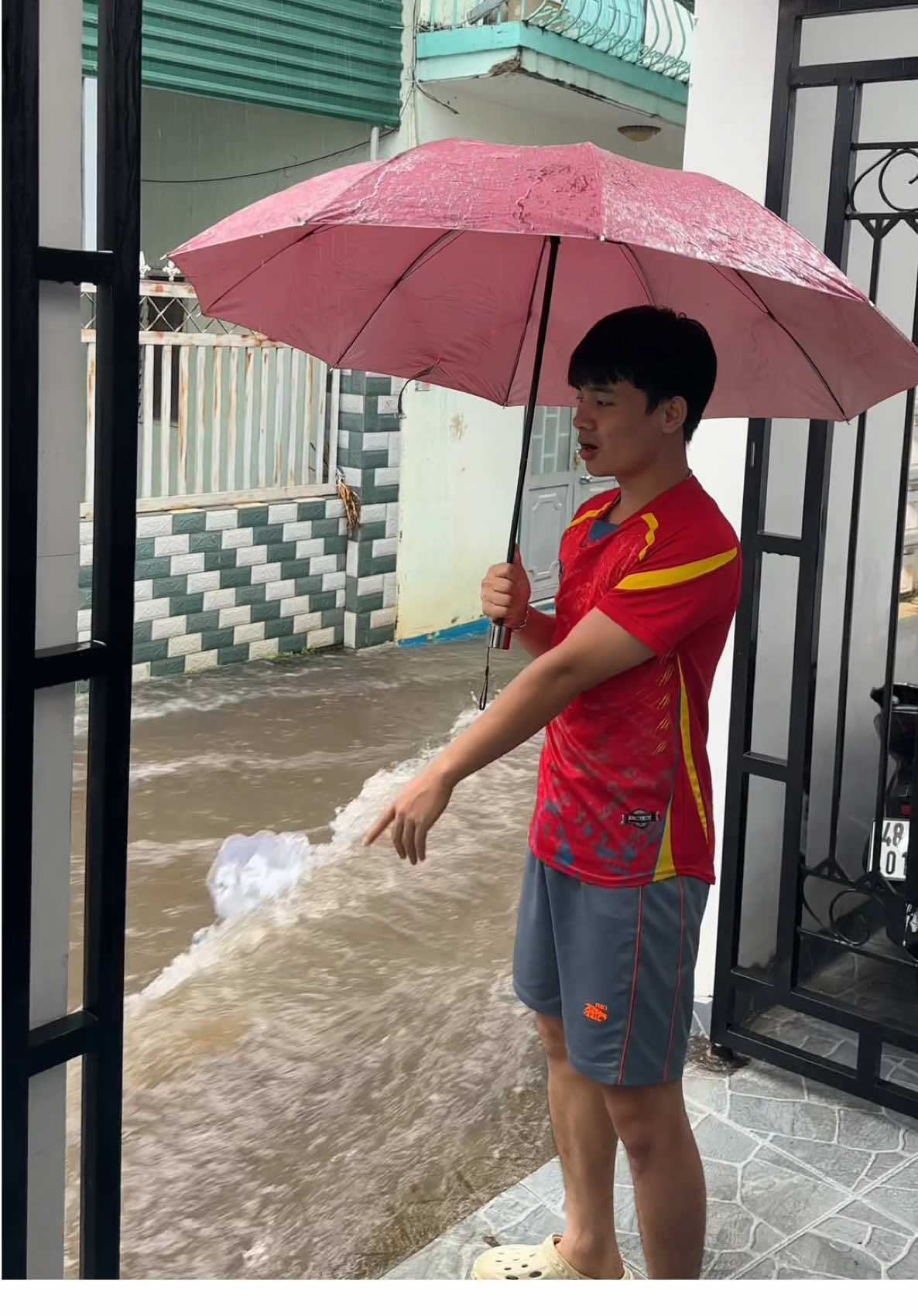 Khách mua hàng ủng hộ em để e có tiền lắp thanh chắng nước với ạ🤣#soixamreviewxam 