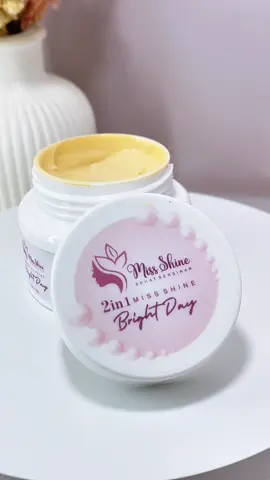 Cerah yang tak berlebihan. Lembut tapi memikat💖 Day Cream Miss Shine perpaduan sempurna antara perlindungan dan kilau alami✨ Because your skin deserves elegance every day 🤍 #MissShine #SoftAesthetic #ClassicBeauty #GlowingElegance #daycream 