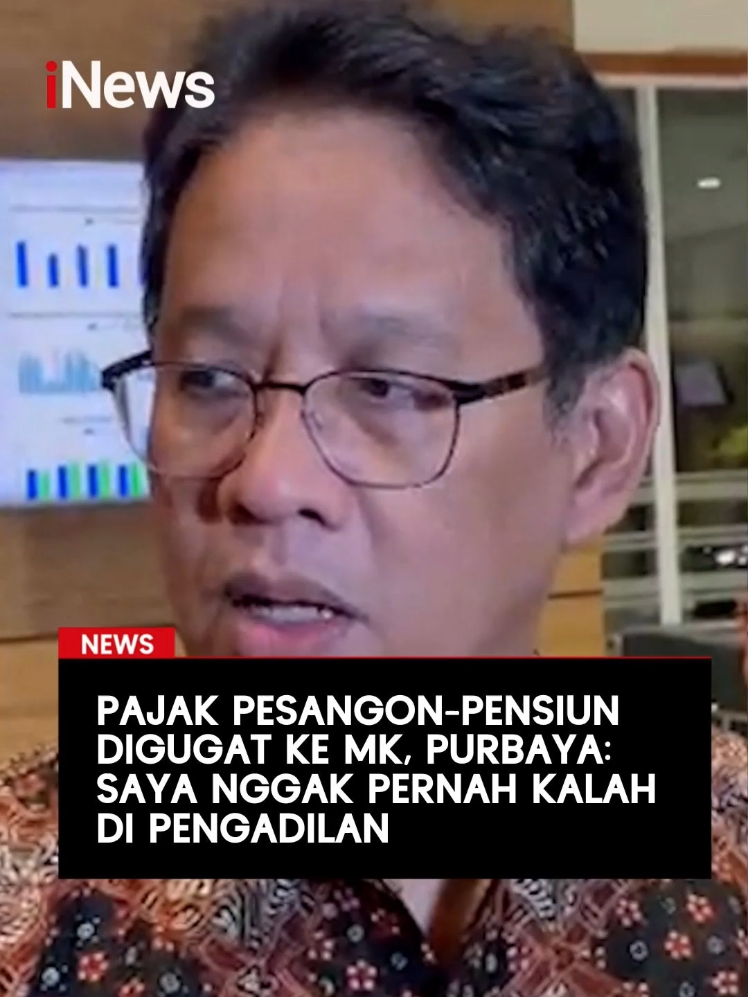 Menteri Keuangan (Menkeu) Purbaya Yudhi Sadewa mengaku belum mengetahui gugatan yang diajukan oleh 9 pemohon kepada Mahkamah Konstitusi (MK) terkait ketentuan pesangon dan pensiun sebagai objek pajak penghasilan (PPh) dengan tarif progresif.  Meski begitu, ia percaya tidak akan kalah melawan gugatan yang dilayangkan ke MK ke pengadilan. #MenkeuPurbaya #MenteriKeuangan #PurbayaYudhi #MK #iNews