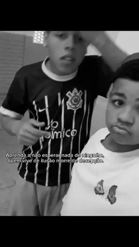 quem vive de ilusão morre de decepção. #iskola #mulherdepreso🔓🕊👫💍 #foryoupage #foryou #viral 