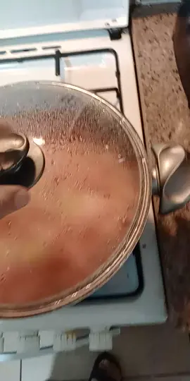 εδώ κάνω πατάτες γιαχνί καλή Μας όρεξη 