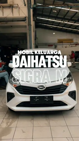 Daihatsu Sigra M — Irit, Nyaman, dan Pas untuk Keluarga Muda! Mesin 1.0L yang efisien, kabin lega 7 penumpang, dan biaya perawatan super hemat 💸 Jalan jauh? Gak masalah. Sigra siap nemenin setiap langkah awal kesuksesanmu! ✨ #DaihatsuSigra #MobilKeluargaIrit #AstraDaihatsuKediri