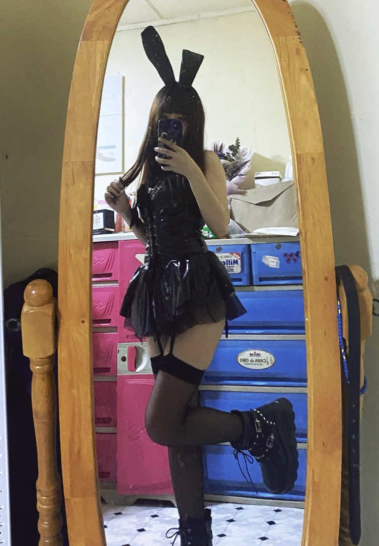 bunny girl senpai for halloween??? 🐰🎃👻  #bunnygirlcosplay #bunnygirlcostume #halloweencostume #halloweencostumeidea #lastminutehalloweencostumes 