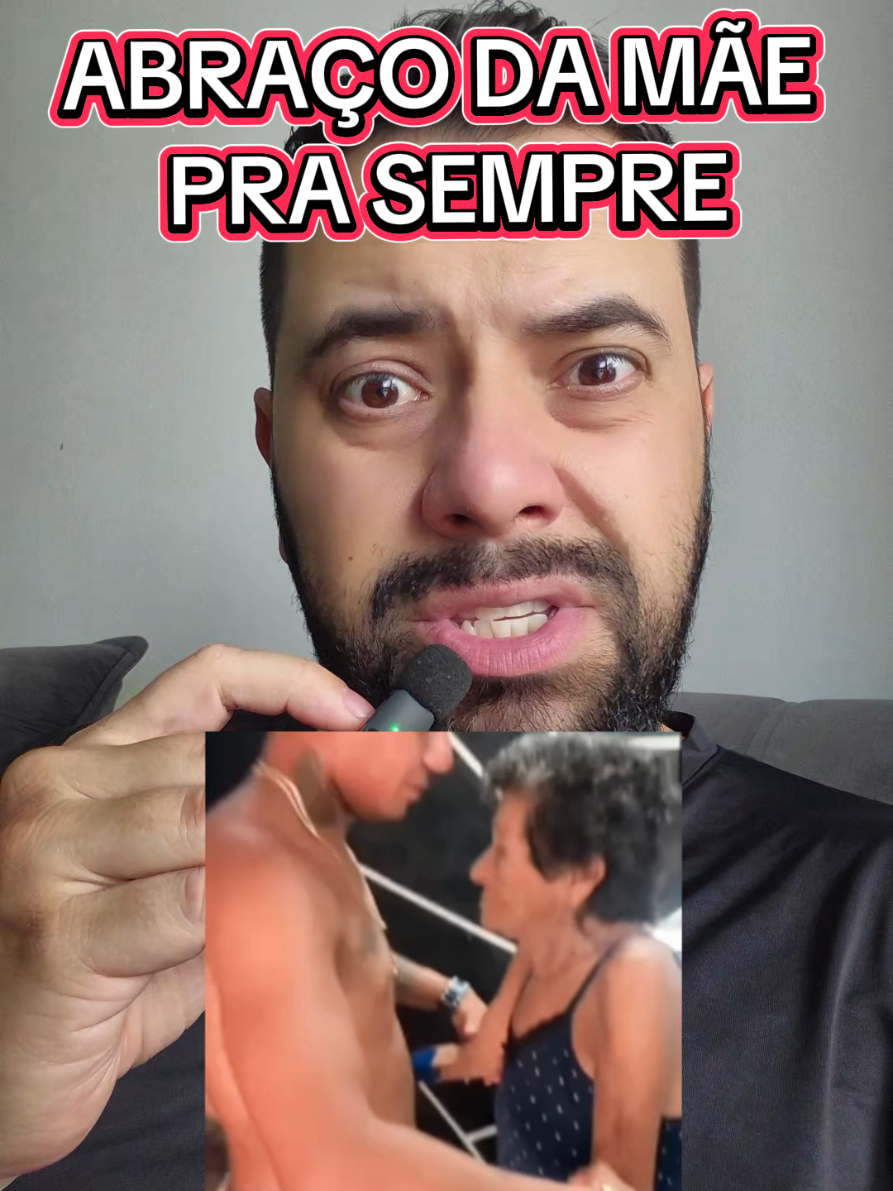 Tatuou as mãos da mãe