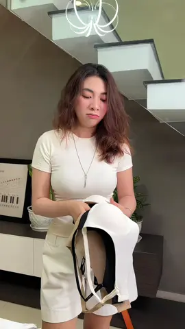 Có cái áo lót này toàn mặc đồ body.  #aolotsumem #aolotkhonggong #brakhonggong #aobrasu #hieu2conthichdep 