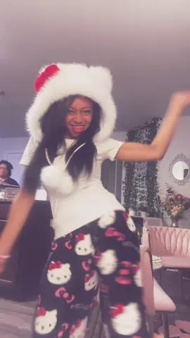 HELLOOO KITTYYYY #hellokitty #pjs #hellokittypjs #dance #viral 