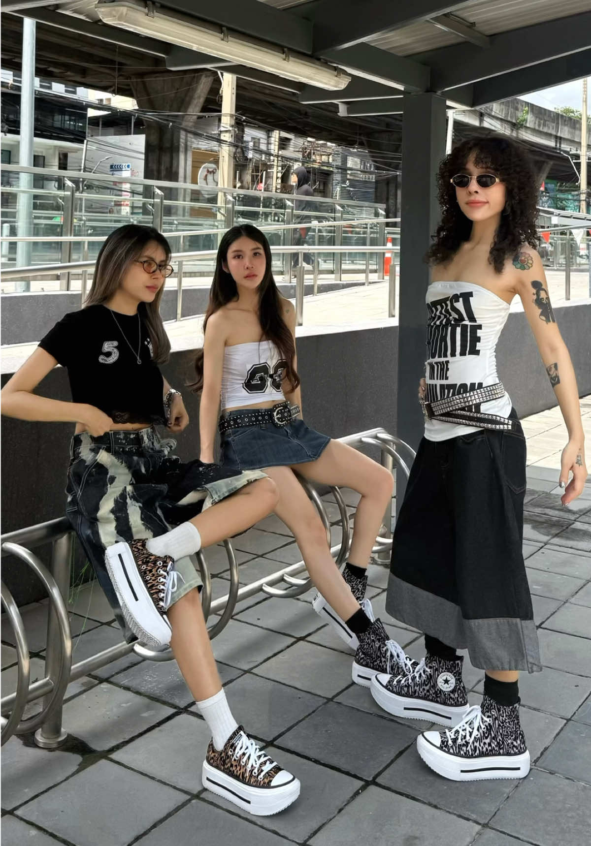 Converse rocking in this leopard prints 👟🔥@Converse Thailand #DoubleStack #converseth 