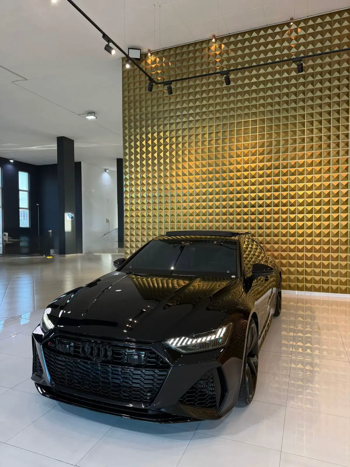 🚘Shitet: AUDI RS7 SportBack🇩🇪 📆Viti i prodhimit: 08-2021 🐎Forca motorrike: 4.0-liter V8 twin-turbo ⛽️Karburanti: BENZINE  🕹️Kambio: AUTOMATIKE  🐭Kilometra: 92.000 📍TIRANE  ✅OPSIONET: ✅600 HP🐎 ✅Frena Qeramik  ✅Exhaust System ✅Camera 360Grade (3D) ✅Fener Lazer  ✅Dyert me thithje  ✅Night Vizion  ✅Klima 4 Zona  ✅Parfum  ✅Multicolor Ambient Light  ✅Prihen Gomat Pas  ✅Bang & Olufsen 3D ✅Sendile ngrohje/ftohje  ✅FULL OPTION  ✅Sapo ardhur nga Gjermania 🇩🇪 💶Çmimi: i diskutueshem  📞WhatsApp: 0696120962 