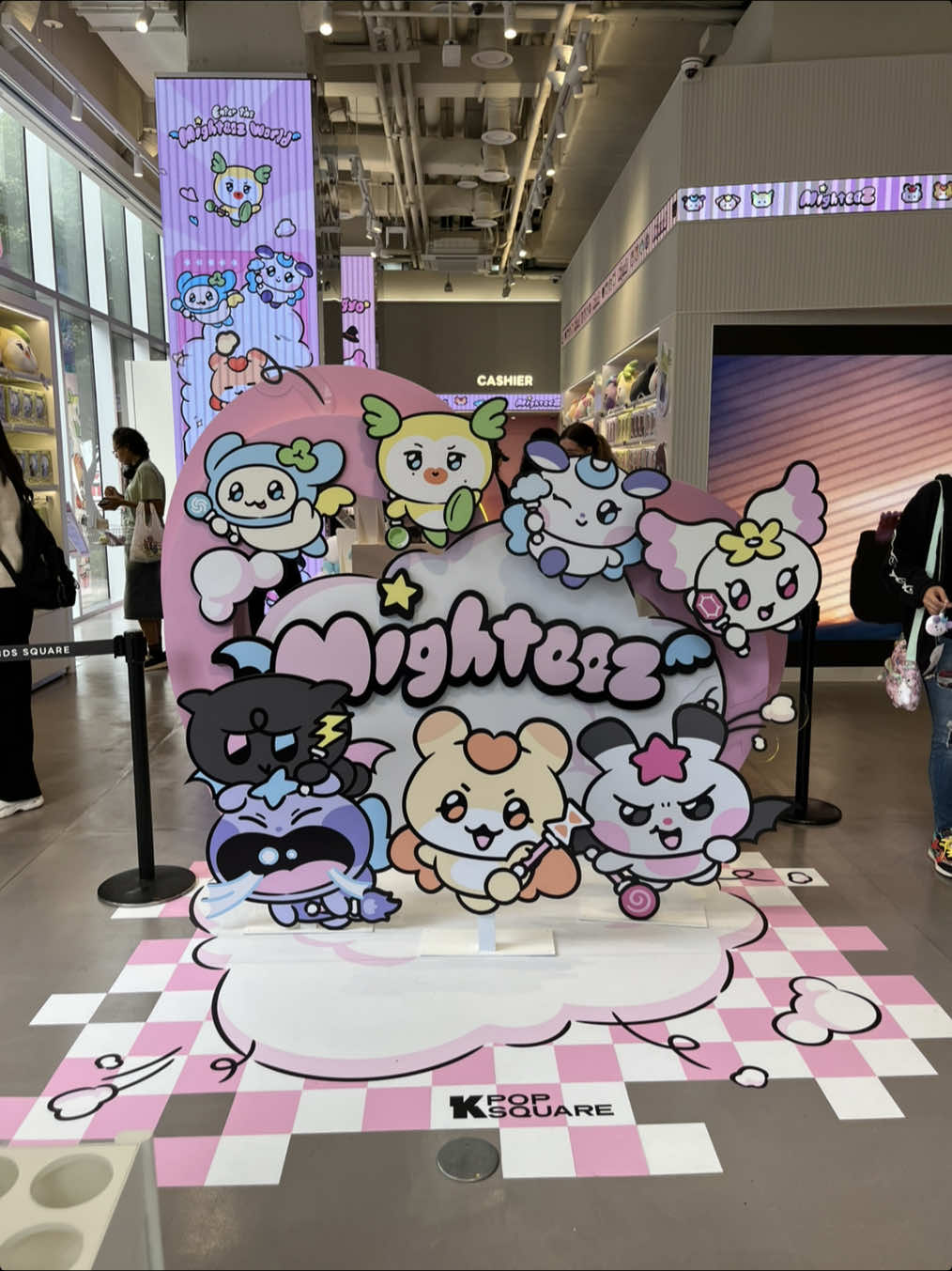 Replying to @chibiele gotta work gotta work but also run over the the MIGHTEEZ Pop Up in Hongdae during the lunch break💪 😭#ateez #mighteez #seoul #atiny #linefriends  