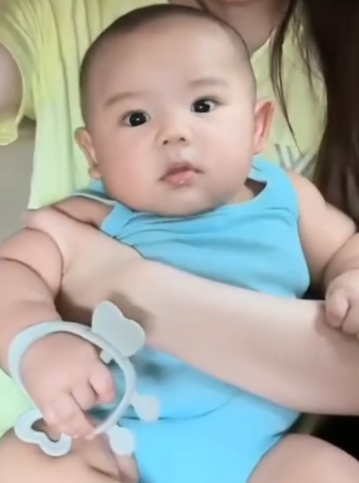 Ya Allah gemesnya abang Arash. Gigitable bangettt.. Gak kuaaattt 🤏🤏🤏🤏 #arash #babytiktok #GenerASIEmas #babyarash 