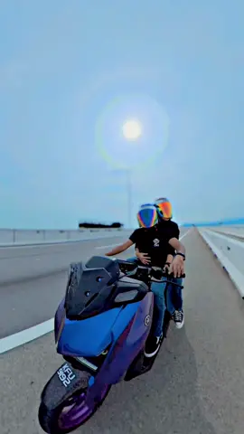 Kadang tak dak hala tuju pun takpa. Jalan lapang, bini kt belakang pun dah cukup 😚 #fyp #coupleriders #xmax #IniStyleKita 
