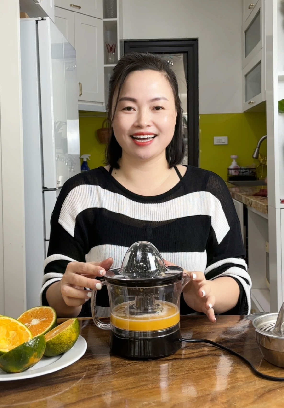 Trả lời @Ha Van Anh rẻ thế tội gì vắt bằng tay #xuhuong #telinhhome #mayvatcam #lebenlang 