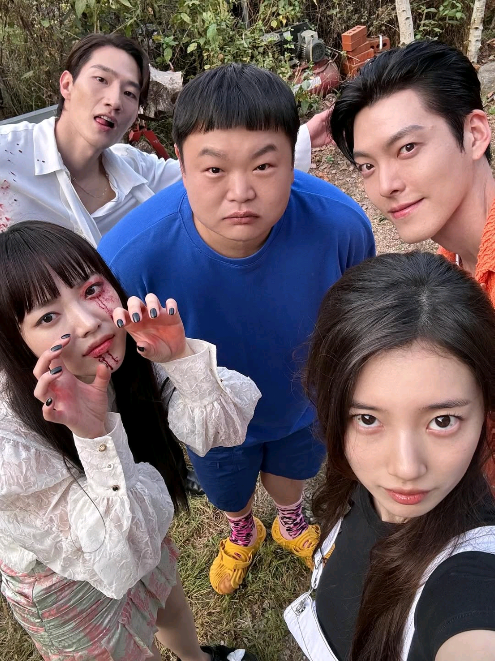 sirkel abrnomal semua 😭🐈‍⬛🔧🐸🧞‍♂️, yang nanyak irem, akhirnya dibawa foto juga ges wkwkwkw #suzy #kimwoobin #nohsanghyun #gyupil #baesuzy #geniemakeawish #kdrama #drakor #jj #fypage #CapCut 