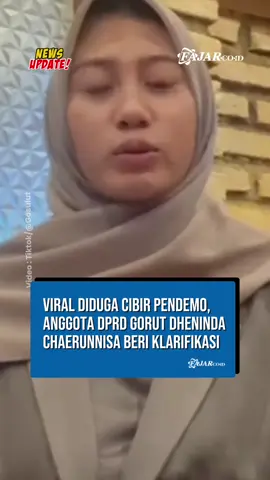 Anggota DPRD Kabupaten Gorontalo Utara dari Fraksi NasDem, Dheninda Chaerunnisa, memberikan klarifikasi terkait video viral yang menampilkan dirinya diduga mencibir massa aksi saat menerima aspirasi di depan kantor DPRD pada Senin (13/10/2025). Dalam video berdurasi singkat tersebut, Dheninda yang juga menjabat sebagai Ketua Komisi III DPRD terlihat berdiri di barisan depan bersama sejumlah anggota dewan. Ia tampak menampilkan gestur pada bagian bibir saat salah satu orator menyampaikan orasi, yang kemudian menuai kritik dari publik karena dianggap meremehkan aspirasi masyarakat. Menanggapi hal itu, Dheninda membantah tudingan tersebut. Ia menegaskan bahwa ekspresi yang terlihat di video itu merupakan potongan dari situasi sebenarnya. Ia menyayangkan video tersebut dipelintir sehingga menimbulkan kesalahpahaman di masyarakat. Ia juga menyampaikan permohonan maaf atas kegaduhan yang terjadi, meski menegaskan tidak ada niat sedikit pun untuk merendahkan para pengunjuk rasa.