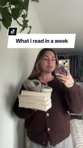 What a week. I never normally read this much but I had a bookclub book to finish and Ali Hazelwoods new book Mate just released so of course I had to dive into that.  Flock was amazing too and recommended by someone at bookclub and Love Hypothesis has me feeling all types of ways 😭 - yes I cried.  I also had so much fun filming and editing this Idc if it gets my usual 5 likes 😅  #whatireadinaweek #weekofreading #audiobook #alihazelwood #newbook 