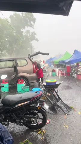 Hujan ribut di meru klang 🥺 Dugaan  #meruklang #ribut #peniagatepijalan 