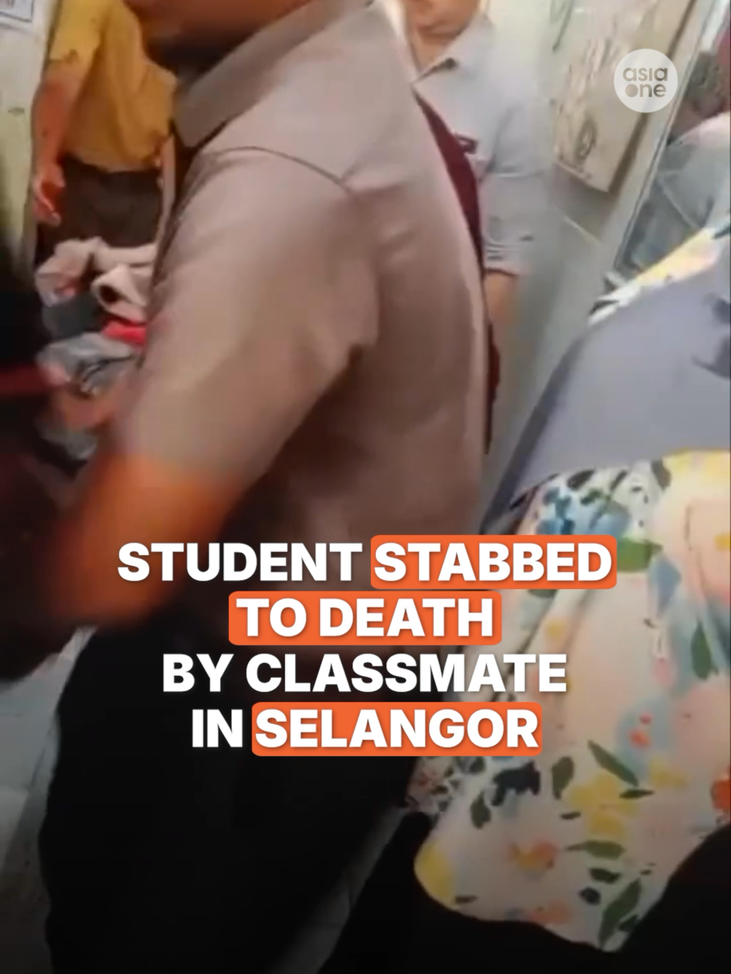 A 14-year-old male student from a secondary school in Selangor, Malaysia, allegedly brought a large, black tactical-style knife to school and is believed to have attacked several students before fatally stabbing the 16-year-old victim. #malaysianews #malaysia #crime #murder #selangor 