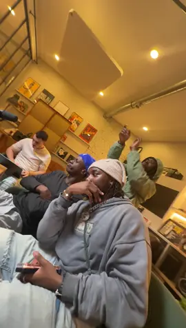 Tasty crousty 🇨🇮@KEEQAID ✋🏾🤚🏾 @TRIGGA 🇨🇮 