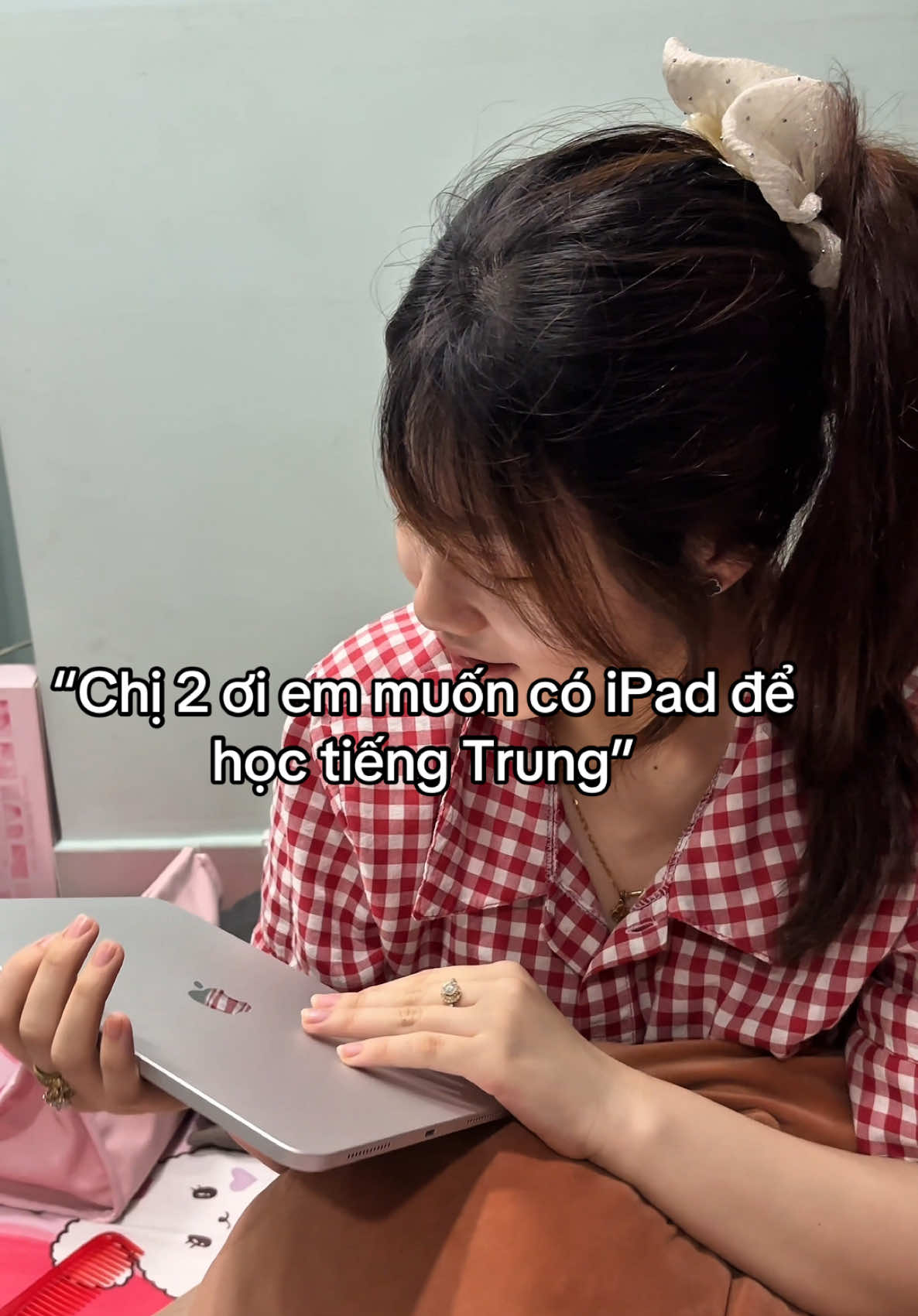 Út ơi ráng học nhe em…  #ipad #j4f 