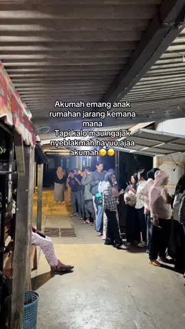 Keluar rumah cuman buat nyeblak, sisanya rebahan dirumah😭 #seblakbundakakaciwalen #seblakbundakaka 