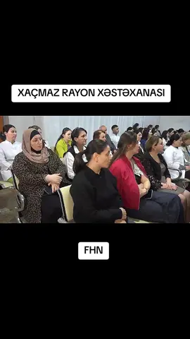 FHN Xaçmaz Rayon Mərkəzi Xəstəxanasında təlim keçirib  Fövqəladə Hallar Nazirliyi İctimaiyyətlə əlaqə idarəsinin təşkilatçılığı ilə Xaçmaz Rayon Mərkəzi Xəstəxanasında “Fövqəladə hallar zamanı davranış qaydaları və təxliyə” mövzusunda təlim keçirilib. FHN-in Şimal Regional Mərkəzi, Dövlət Yanğından Mühafizə və Dövlət Yanğın Nəzarəti xidmətlərinin müvafiq canlı qüvvə və texnikasının cəlb edildiyi təlimin keçirilməsində məqsəd tibb müəssisəsinin kollektivinə fövqəladə hallar, o cümlədən yanğın zamanı davranış qaydalarının aşılanması olub. Əvvəlcə, təlimin nəzəri hissəsində FHN-in əməkdaşları tərəfindən xəstəxananın kollektivinə fövqəladə hallar, o cümlədən yanğınlar zamanı zəruri davranış qaydaları, təxliyə tədbirləri barədə ətraflı məlumat verilib, bu barədə videoçarxlar nümayiş etdirilib. Sonra təlimin praktiki hissəsinə start verilib. Belə ki, şərti yanğın zamanı “Həyəcan” siqnalı verildikdən sonra FHN-in yanğın-xilasetmə bölmələri operativ qaydada hadisə yerinə çataraq xəstəxananın müvafiq personalı ilə əlaqəli şəkildə obyektin təxliyə planına uyğun insanların təhlükəsiz yerə təxliyəsini həyata keçirib, paralel olaraq “yanğınla mübarizə” tədbirləri yerinə yetirilib, habelə şərti xəsarət almış şəxslərə “ilkin yardım göstərilib”. Təlim uğurla başa çatıb və qarşıya qoyulmuş məqsədlərə nail olunub.