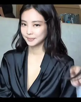 “JENNIE CAME TO PARIS”. #JENNIE #BLACKPINK #OA #PFW 