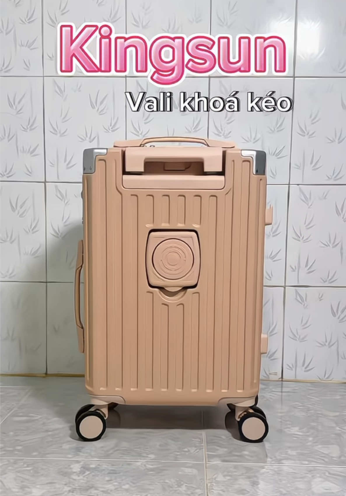 Vali khoá kéo Kingsun 302  , có khoá mật mã an toàn và có lun khay đựng cóc tiện lợi , tích hợp cổng sạc USB hiện đại #kingsun #valikingsun #valikhoakeo #vali302 