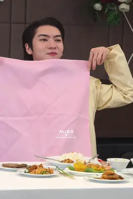 How to use napkin adorably! 😙🥰@BOSS.CKM  #BOSSCKM #Bosschaikamon #บอสชัยกมล #BossHeritageVibebyHNL  