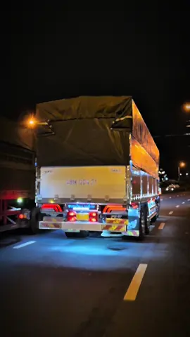 HD ra đường cả cặp cho ae đi sau thong thả mà ngắm kiểu này thì còn gì bằng nữa…Ai vội thì vượt còn ko vội thì ở sau bỏ chung với idol cho vui @Trịnh Ngọc đạt @Phạm Trung Đức (anh tx 48) @Công Thắng 🌱 (VT Thanh Toản) @thanhduy1838 #xuhuong #48h00421 #51d98447 