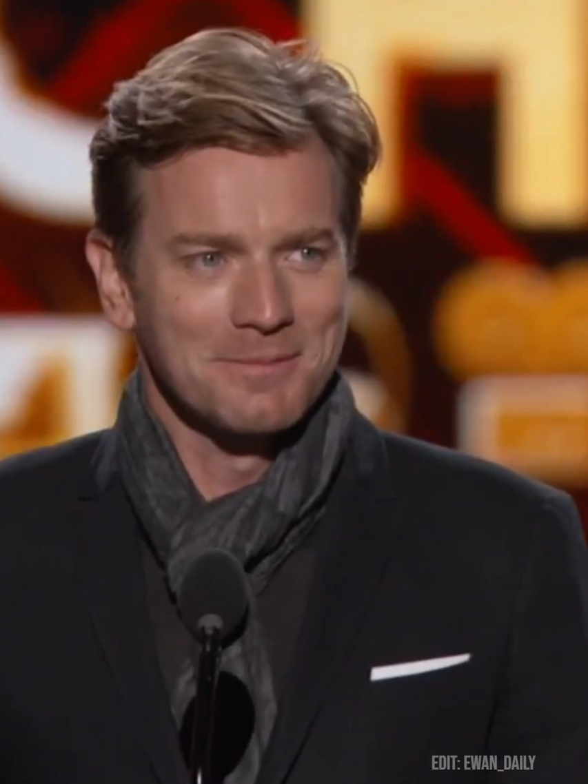 An icon in his own right at the 2012 People's Choice Awards #ewanmcgregor #pca #peopleschoiceawards #fyp 