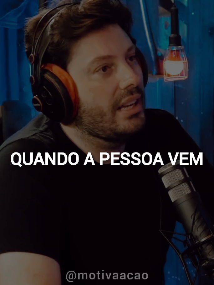 Danilo gentili - Afaste pessoas! #motivação #motivaçãodiária #reflexão #fy #danilogentili 