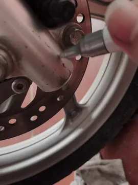 giờ mí tin là có ảo thuật kk #xuhuong #xuhuongtiktok #dochoixemay #butsonxoaxuocotoxemay #butsonxoavetxuoc 