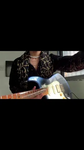 Chand Sifarish 🕺🏼🌙 #divyanshullll #fyp #electricguitar #guitarcover #hindisong 