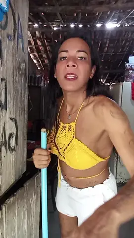 terminando de arrumar a casa 