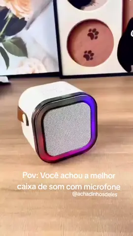 Caixa De Som Com  Microfones para Karaokè, as melhores brincadeiras em Familia😍✨️ Transforme suas brincadeiras em família com esta caixa de som versátil, equipada com microfones para karaokê. Ideal para festas e momentos de diversão, oferece diversas funcionalidades e um design atrativo. Informações de Uso: Controle de Volume: Pressione rapidamente para aumentar ou diminuir o volume; mantenha pressionado para ajustes mais significativos Modos de Reprodução: Suporta Bluetooth, cartão TF e disco USB Efeitos de Iluminação: Alterne entre os efeitos de LED com um toque rápido; desligue segurando por 2 segundos. Microfone: Ligue/desligue o microfone segurando por 3 segundos; silencie rapidamente pressionando uma vez. Conectividade: Conectores para fone de ouvido, slot TF e USB, com luzes indicadoras de status. #fory #caixadesom #caixadesomcommicrofone #viraltiktok 