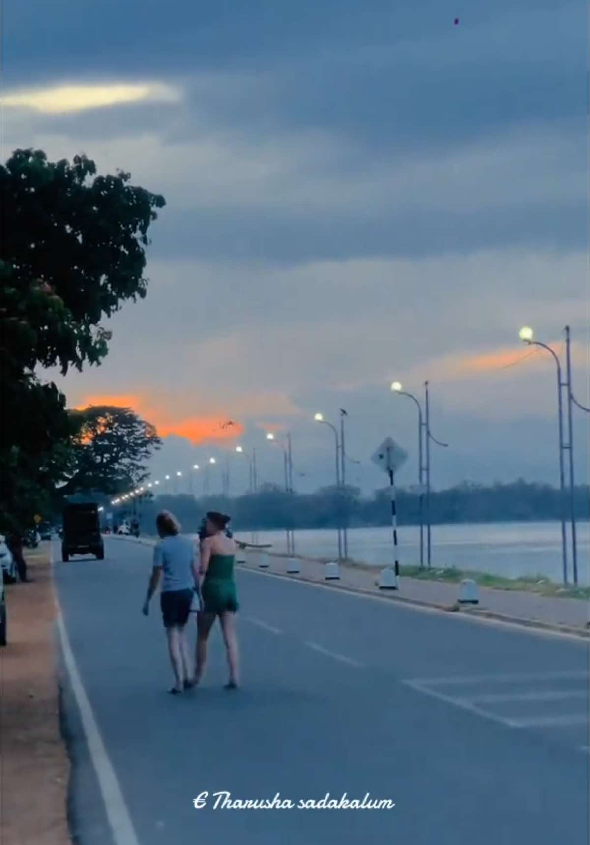 දෙව්සිරිය 🖤🥹😍#fyp #foryou #fyppppppppppppppppppppppp #viralvideo #trendingvideo #tiktok #තිස්සමහාරාම_අපි🌍❤ #srilanka🇱🇰 #1millionaudition #foryoupage #fypシ゚viral🖤tiktok 