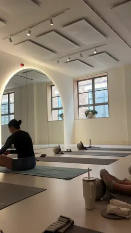 new hot pilates class in London !!!☁️☁️loved it sooo much @Studio Anatomy  #hotpilates #workoutclass #pilates #pilateslondon 