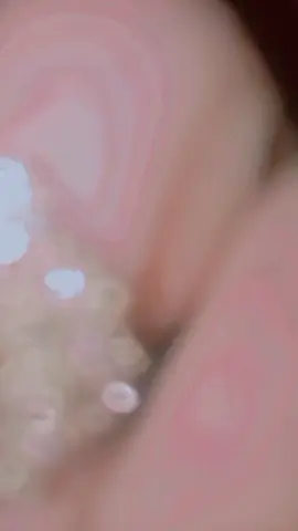 #*اچھے لوگ رزق کی مانند ہوتے ہیں۔۔۔*♥️ وہی لوگ `خوبصورت` اور انمول ہیں جو `خیر` کی خبر دیتے ہیں  پریشانی میں `دلاسہ` اور `بھروسہ` دیتے ہیں  `صراط المستقیم` کی `بات` کرتے ہیں اور رہنمائی کرتے ہیں سیدھے راستے کی  ہمیشہ تنہائی میں `اصلاح` کرتے ہیں  کوئی لالچ نہیں رکهتے  *ایسے لوگ `قیمت` سے نہیں `قسمت` سے ملتے ہیں.🌸* *Bilkul*👍🏻❤️💯   